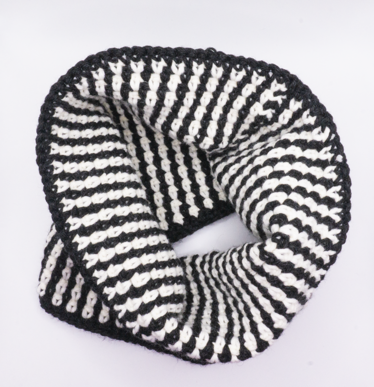 Crochet Moss Stitch Cowl 1